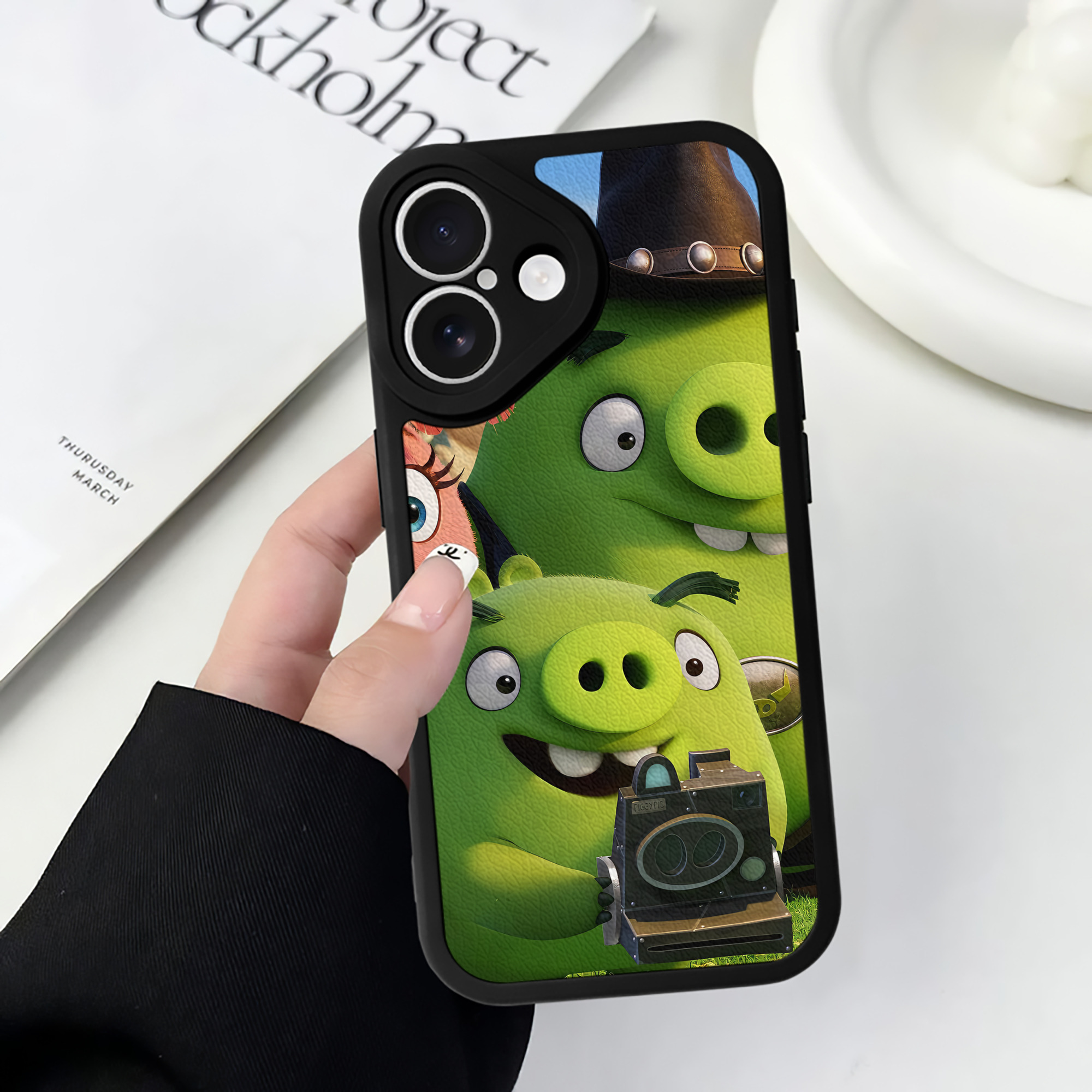 （画像用） Angry Birds アングリーバード 【iPhone 16シリーズ対応】シリコンスマホケース（レザー調） 材質：シリコン